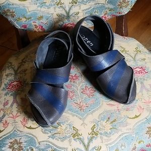 Trippen SZ 39 or US 8 beautiful shoes.